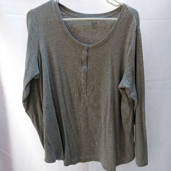 ANA top  - Picture 1 of 3